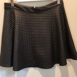 Chic quilted black mini skirt